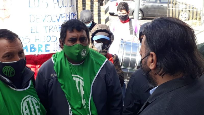 Cesanteados de Recreo protestan frente a la Corte