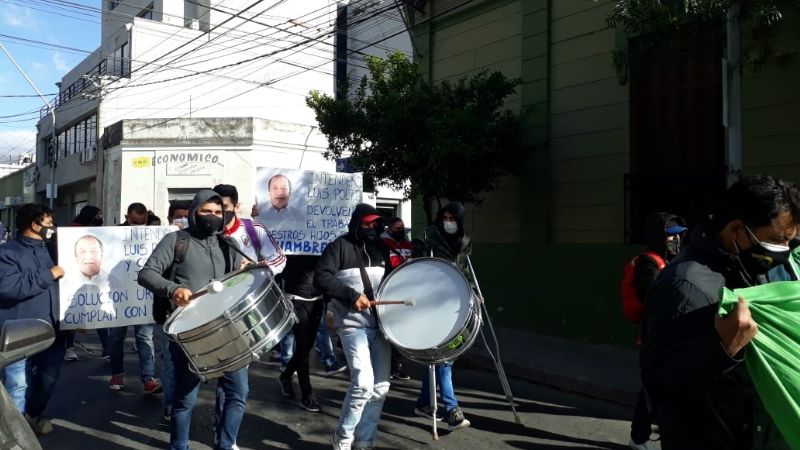 Cesanteados de Recreo protestan frente a la Corte