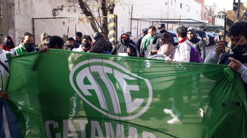 Cesanteados de Recreo protestan frente a la Corte