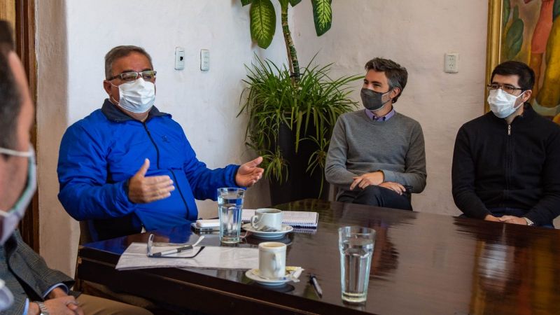 Jalil y gabinete diagraman el plan de inversión 2022