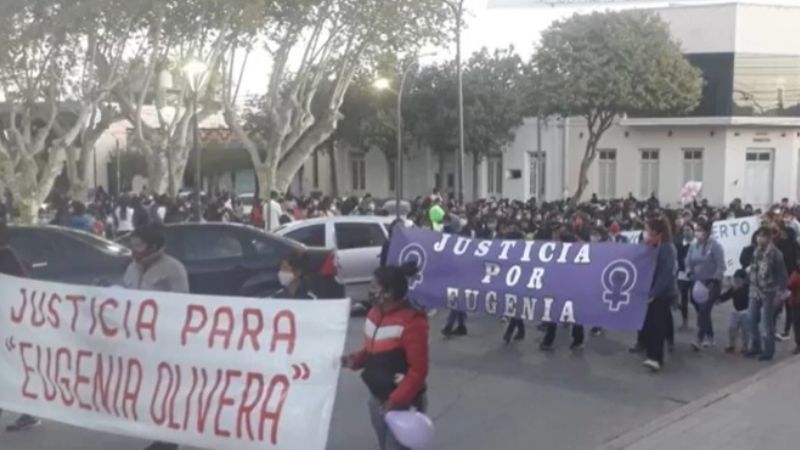 Andalgalá marchó nuevamente por Eugenia Olivera