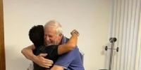 EL ABRAZO de la vuelta con el presidente Néstor Vignatti.