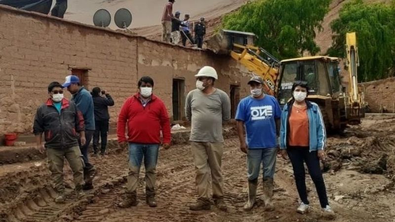 Asisten a familias afectadas por el temporal en Antofagasta