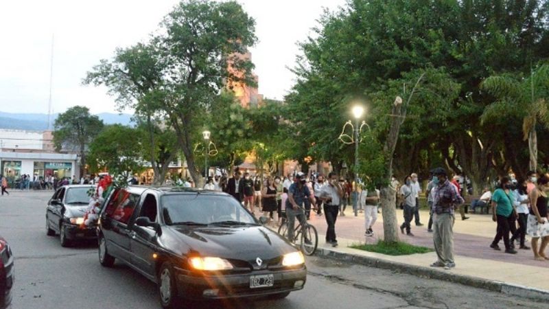 Así despidieron los restos del doctor Fernández