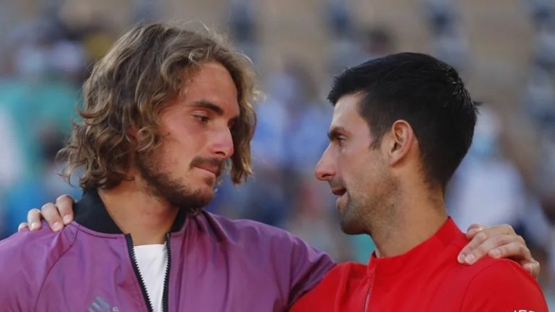 Tsitsipas dijo que Djokovic: "nos hace pasar por estúpidos"