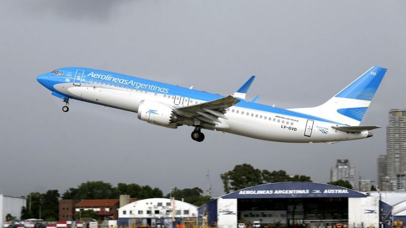 Pasajeros denunciaron robos en un vuelo de Aerolíneas Argentinas a Miami