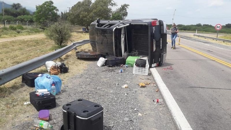 Vuelco en empalme de Ruta Nacional N°38 y Ruta 60