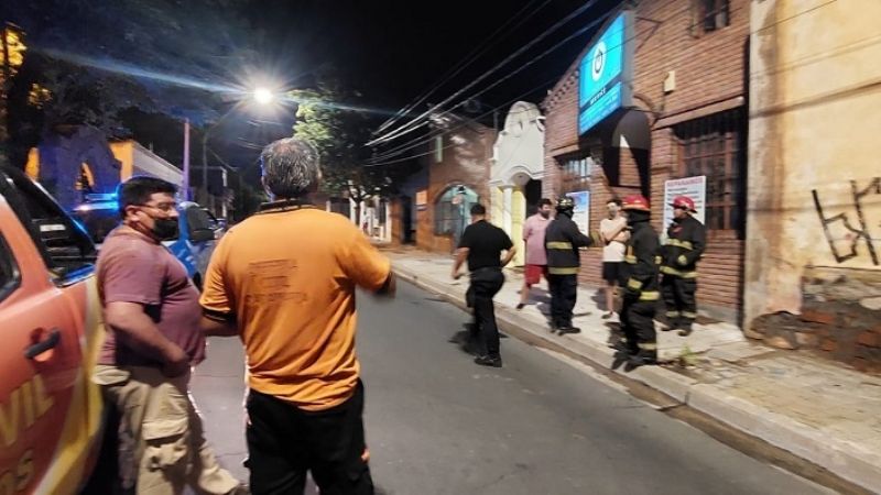 Evacuaron una familia por posible derrumbe de la vivienda