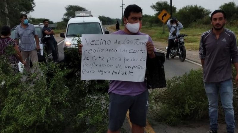 Usuarios de las Las Tejas retomaron corte de ruta