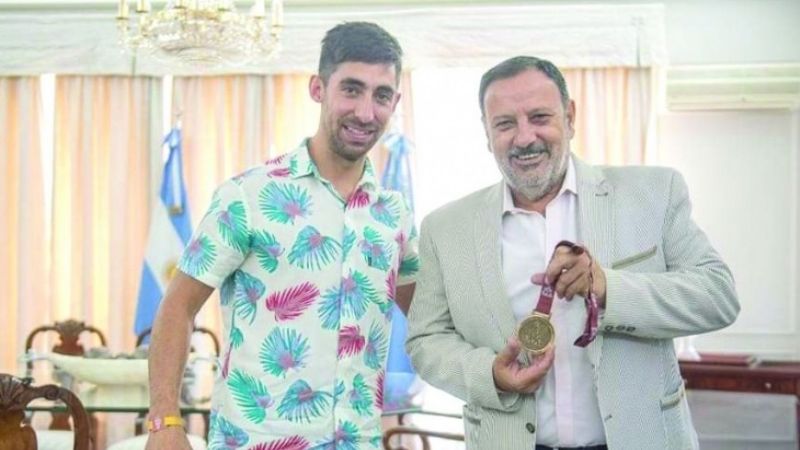 Cálida recepción al piloto del Dakar, Diego Llanos, en La Rioja