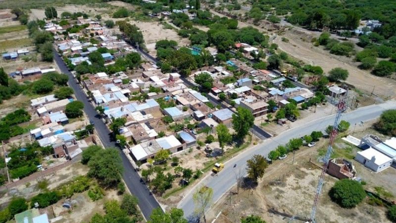Nuevo barrio con pavimento en Santa María