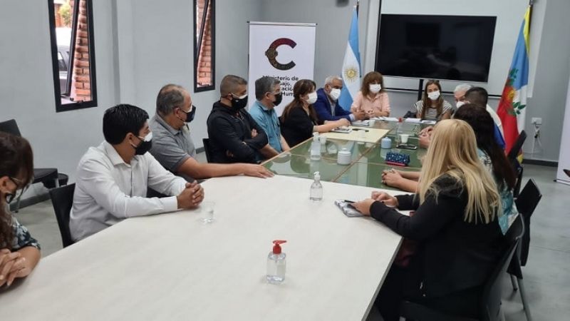 Actualizarán el sueldo de los estatales un 4,9%