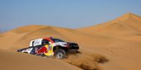 Nasser Al-Attiyah lidera en los autos; donde el español Sainz equivocó el camino.