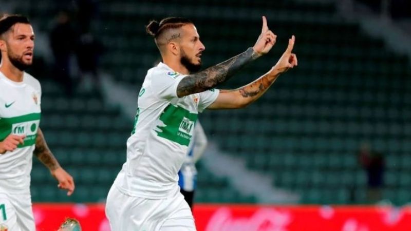 Riquelme abrió las puertas para la llegada de Benedetto