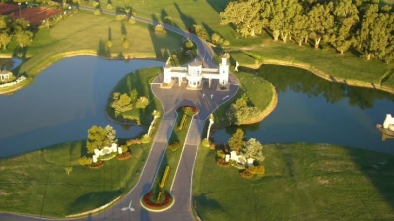 Le arrancaron seis uñas a una mujer para que les entregara el dinero