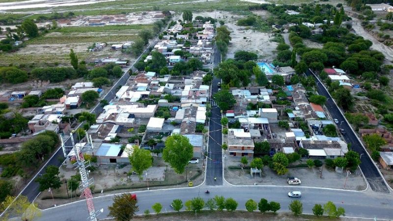 Sánchez entregó la urbanización de barrio en Loro Huasi