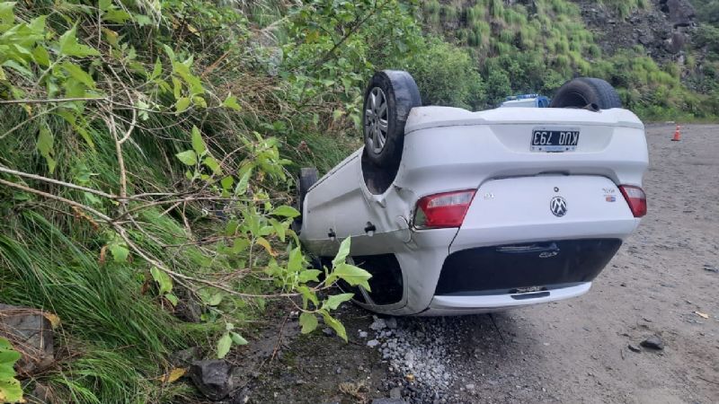 Volcó en la Cuesta de Singuil