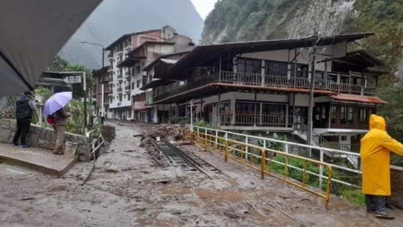Casi 900 evacuados en Machu Picchu tras lluvias e inundaciones en Perú