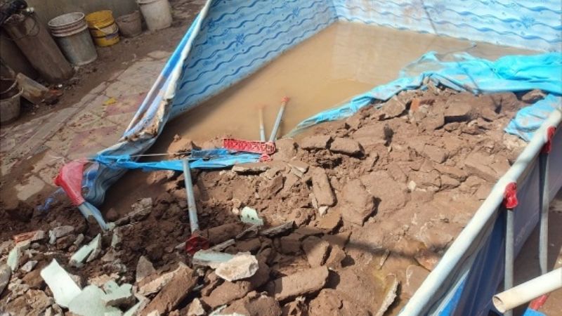 Vivienda sufrió el derrumbe de una pared de adobe