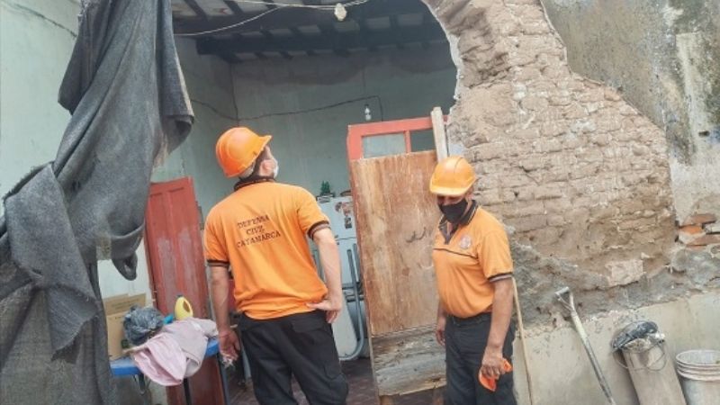Vivienda sufrió el derrumbe de una pared de adobe