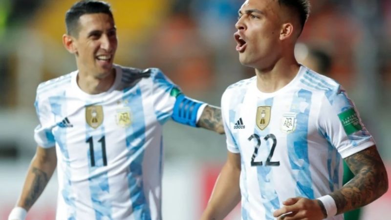 Argentina dio otra muestra de carácter: derrotó 2-1 a Chile