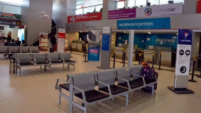 Aerolíneas Argentinas advierte por cambios o reprogramaciones