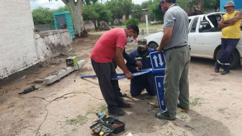 Cartelería con nombre de calles en La Guardia