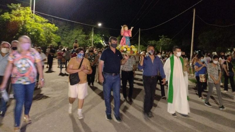 Procesión del Divino Niño en la parroquia San Roque