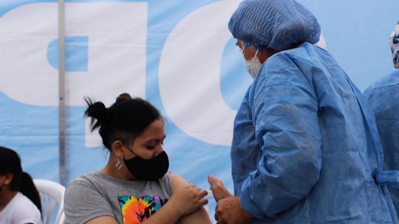 Rezagados se pueden vacunar en la Plaza 25 de Mayo