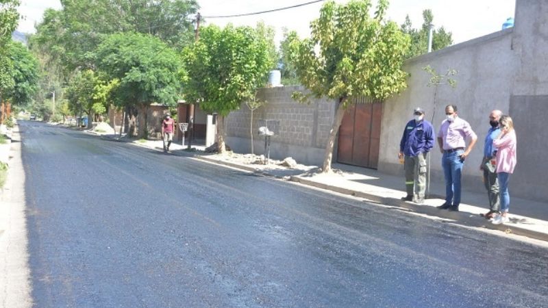 Avanza la pavimentación en barrio de Loro Huasi