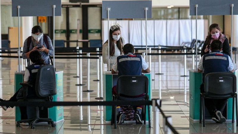 Podrían volver a cerrar fronteras ante la ola de casos de COVID