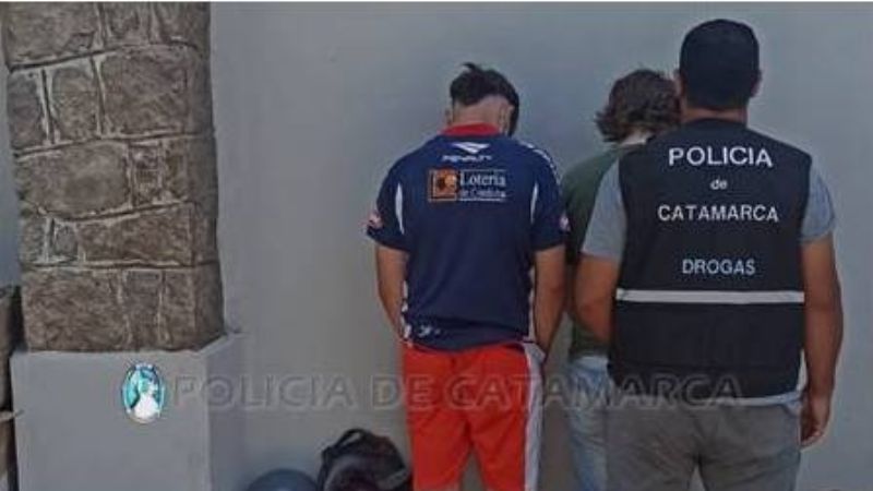 Detienen a un sujeto y secuestran droga en la Capital