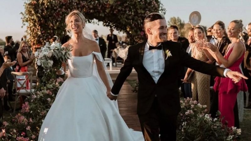 Fastuosa boca de Stefi Roitman y Ricky Montaner