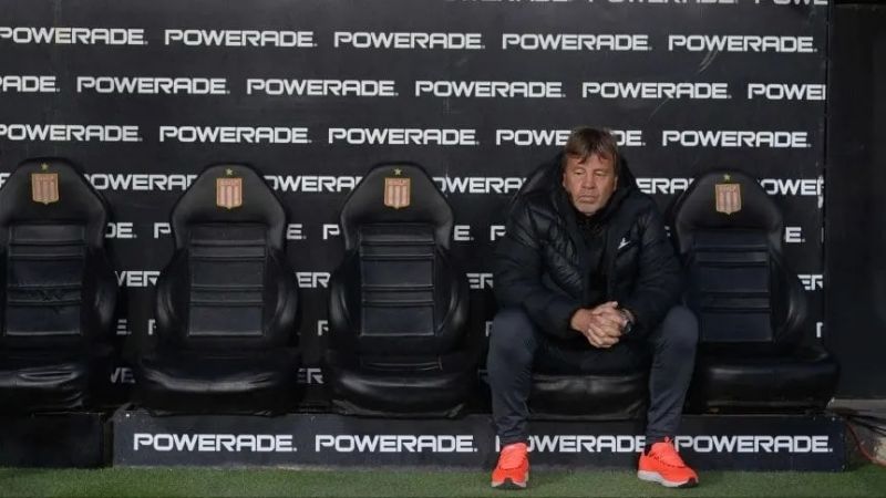 Zielinski dejó de ser el entrenador de Estudiantes