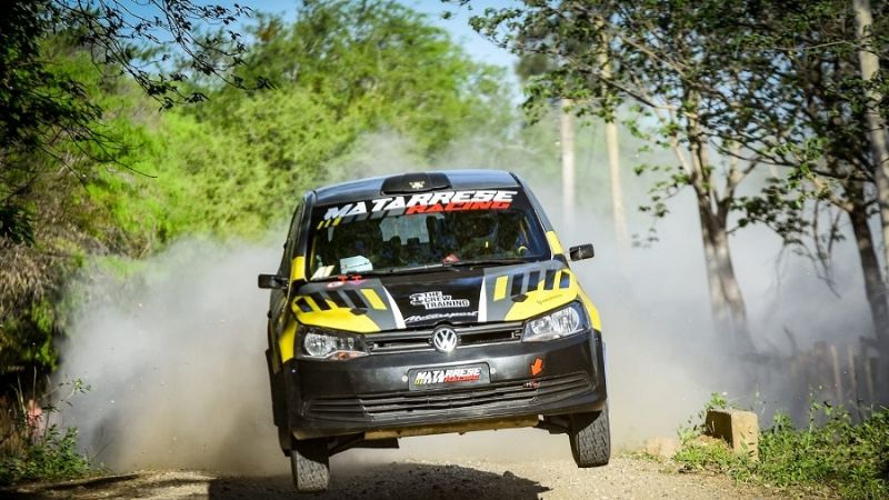 El tucumano García Hamilton lidera El Rally de Icaño