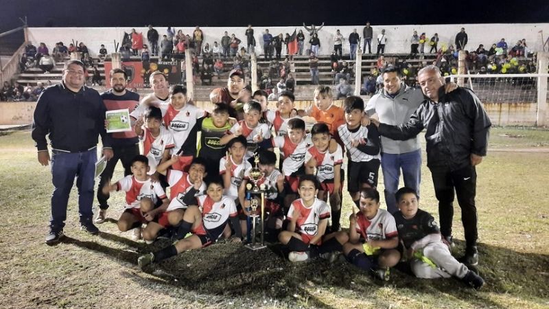 El Auténtico en 5ta., Defensores en Inf. A y La Banda en Inf. B