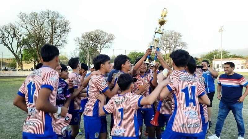 El Auténtico en 5ta., Defensores en Inf. A y La Banda en Inf. B