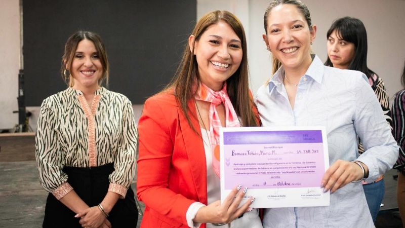 Más de 200 trabajadores recibieron sus certificados de capacitación en “Ley Micaela”