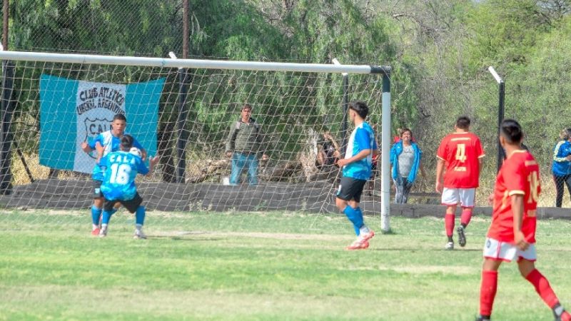 Vélez trepó solo a la cima del Clausura capitalino