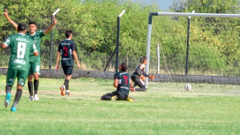 Vélez trepó solo a la cima del Clausura capitalino