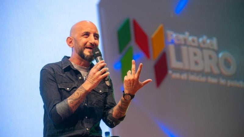 “El Pela” Romero presentó “Basta de Amores de Mierda” en Catamarca