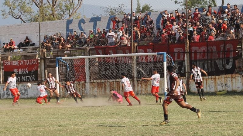 Defensores venció al “Rojito” y lidera la Zona Norte