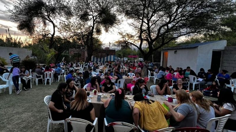 El Dr. Franco Paz agasajo a las madres de Fray M. Esquiu