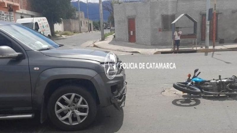 Chocaron moto y camioneta