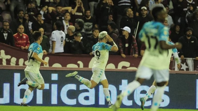 Racing venció a Lanús y es el nuevo líder de la Liga Profesional