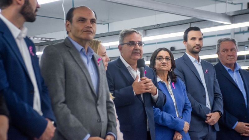 Inauguró RA Intertrading, empresa que fabrica para Nike y Adidas