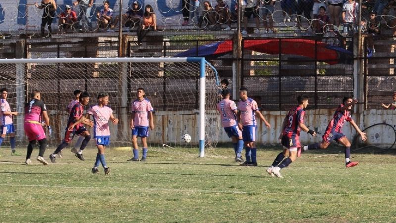 Triunfos de Obreros y Defensores en Las Chacras