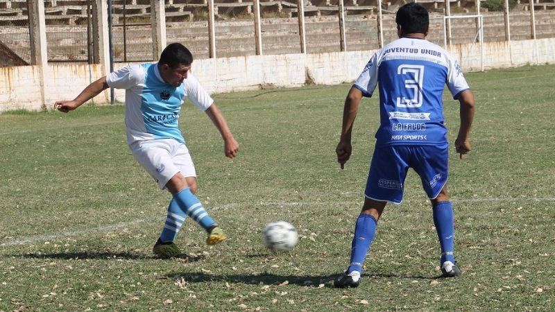 Triunfos de Obreros y Defensores en Las Chacras