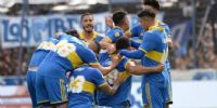 TODO BOCA abraza a Fabra, autor de un golazo, para abrir la victoria 
