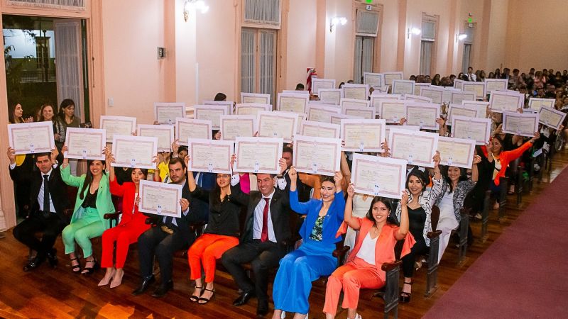 Más de 70 nuevos graduados en Ciencias Económicas y de Administración